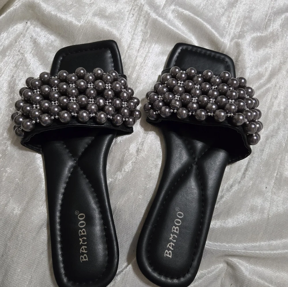 Bamboo Black Pearl Embellished Sandals NWT